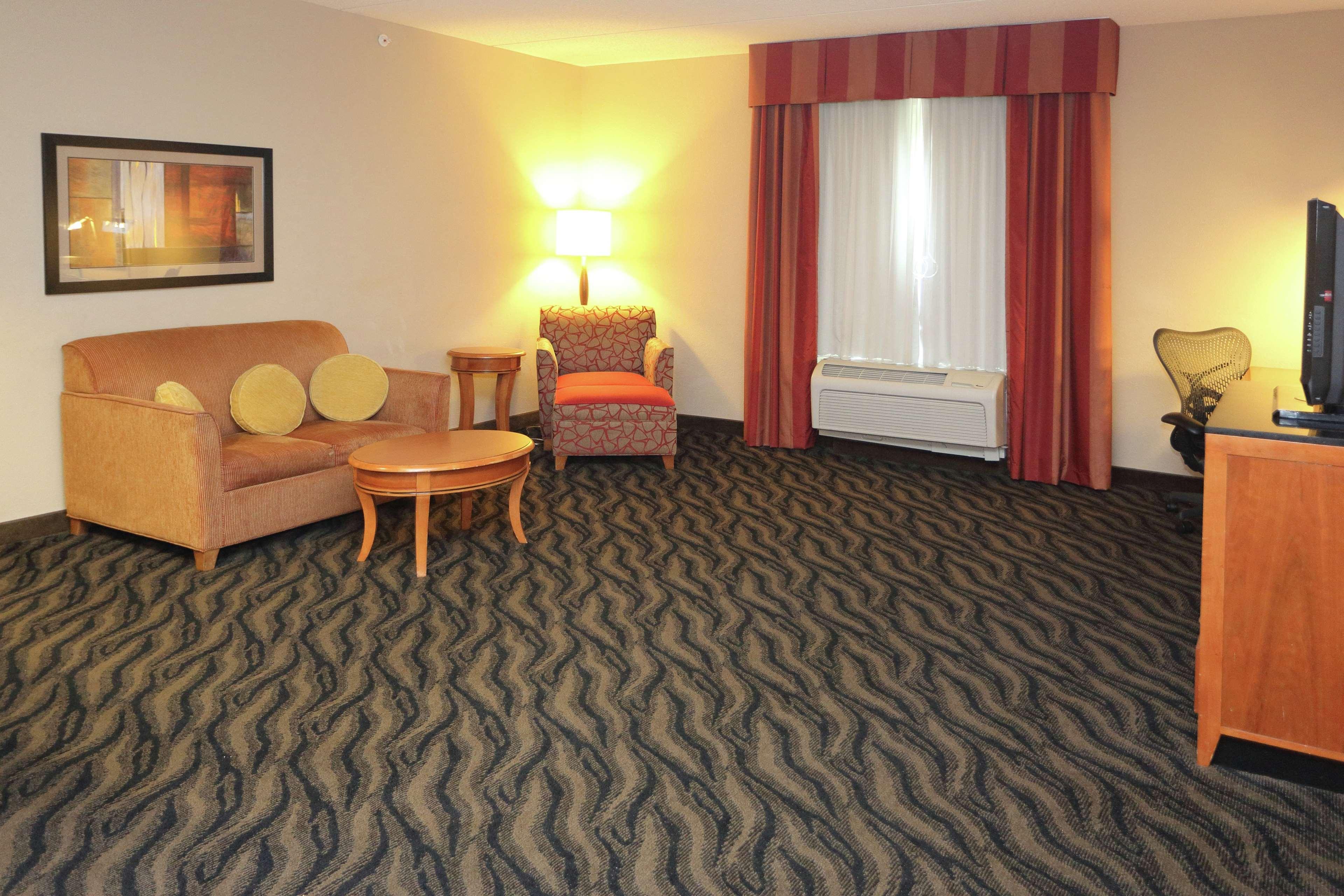 Hilton Garden Inn Chesapeake/Suffolk Exteriör bild