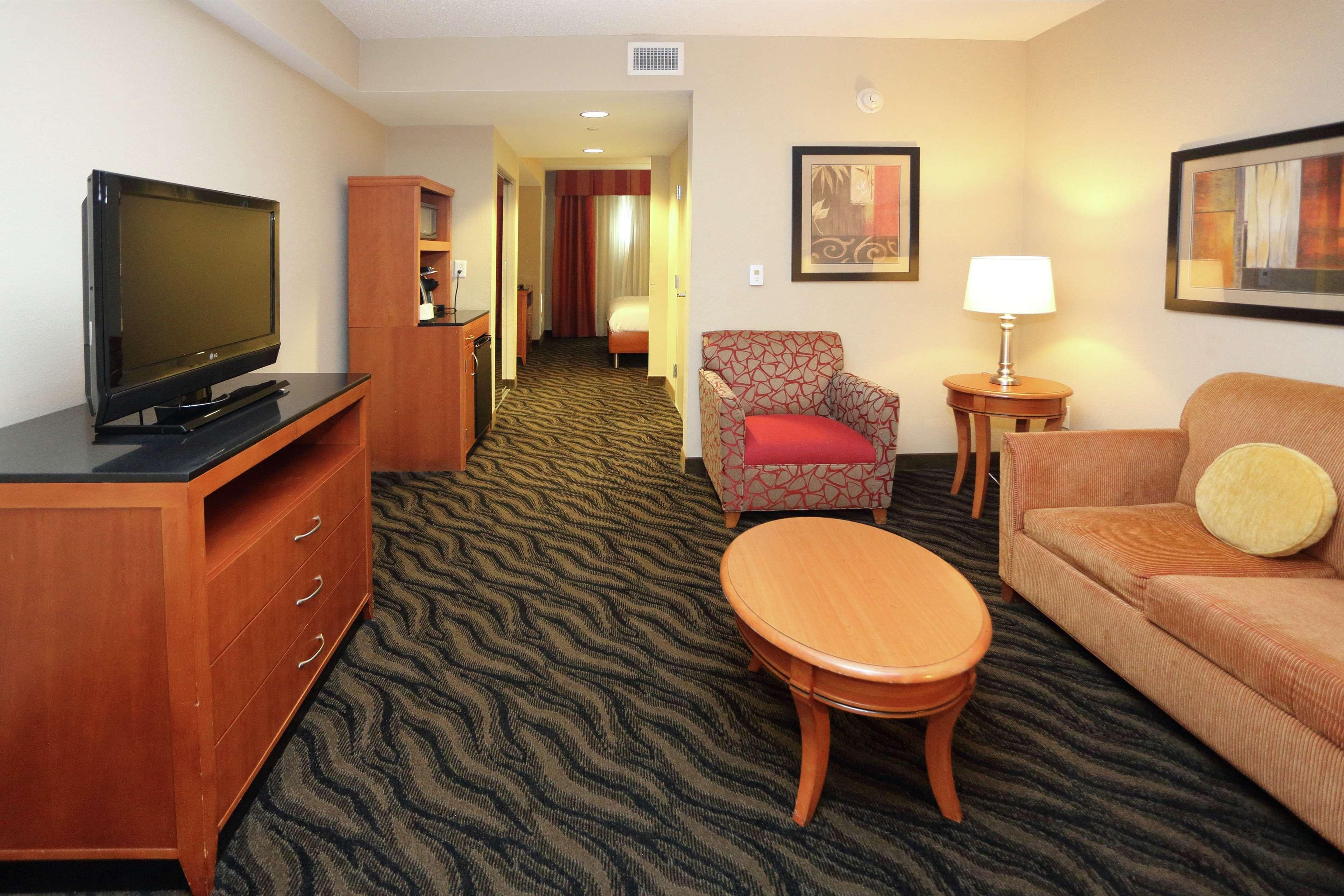 Hilton Garden Inn Chesapeake/Suffolk Exteriör bild